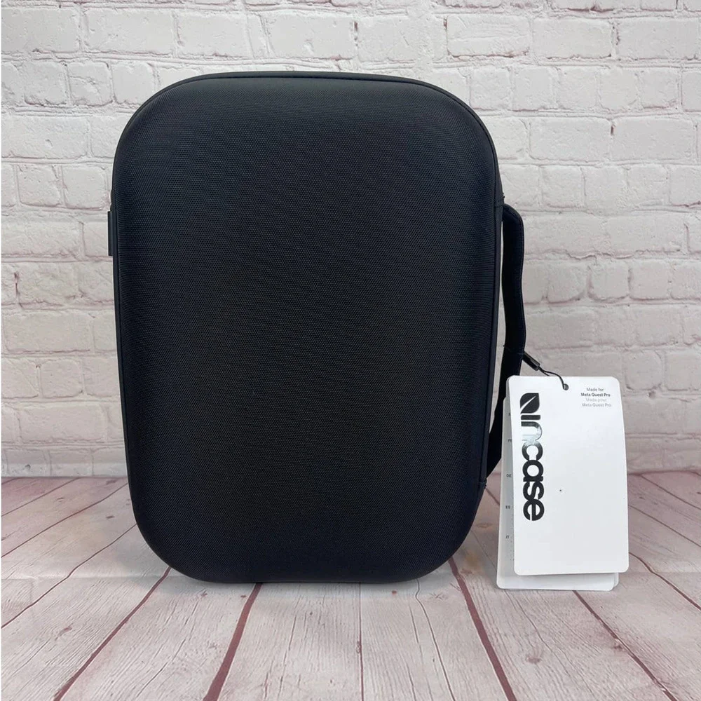 Incase Carry Case For Meta Quest Pro Black (INOM100718-BLK)